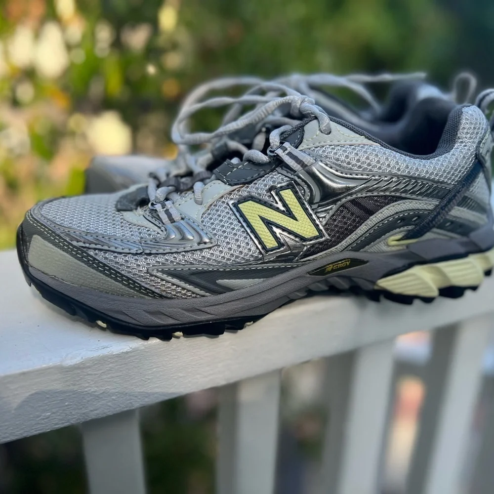 New Balance Gray Athletic Trail Running Shoes Women's Color Gray Sz 6